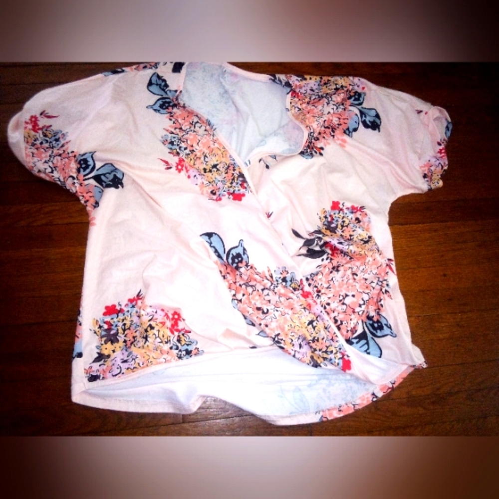 Floral Top - Picture 4 of 4